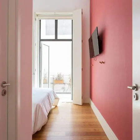 Beautiful 3-story House In Chiado With A 40m² Private Terrace Daire *