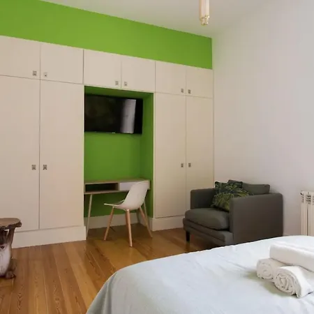 Daire Beautiful 3-story House In Chiado With A 40m² Private Terrace *
