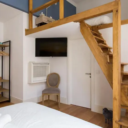 Beautiful 3-story House In Chiado With A 40m² Private Terrace Daire Lisboa