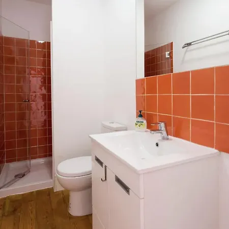 Beautiful 3-story House In Chiado With A 40m² Private Terrace Daire