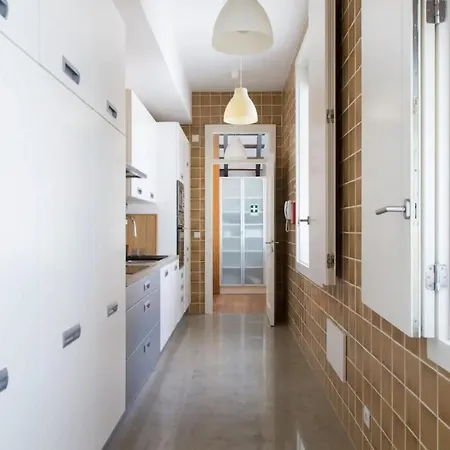 Beautiful 3-story House In Chiado With A 40m² Private Terrace Daire *