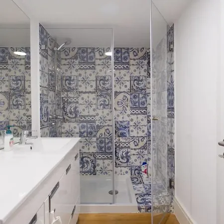 Beautiful 3-story House In Chiado With A 40m² Private Terrace Daire *