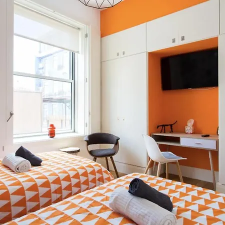 Beautiful 3-story House In Chiado With A 40m² Private Terrace 리스본