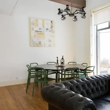 Beautiful 3-story House In Chiado With A 40m² Private Terrace * Лиссабон