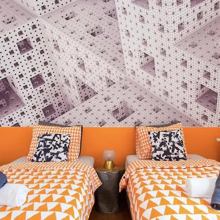 Beautiful 3-story House In Chiado With A 40m² Private Terrace * Лиссабон
